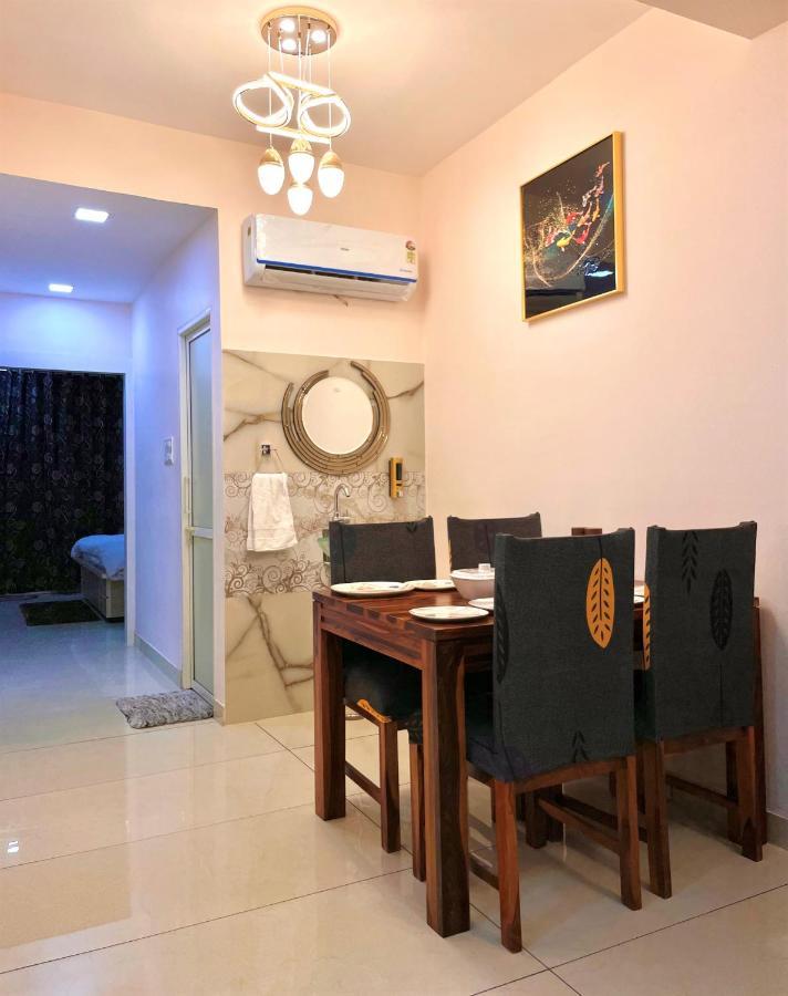 Airport Bliss Apartment+Balcony & Netflix + Prime Jaipur Exteriör bild