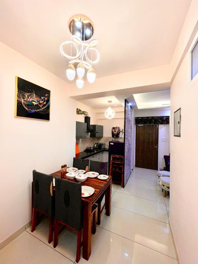 Airport Bliss Apartment+Balcony & Netflix + Prime Jaipur Exteriör bild