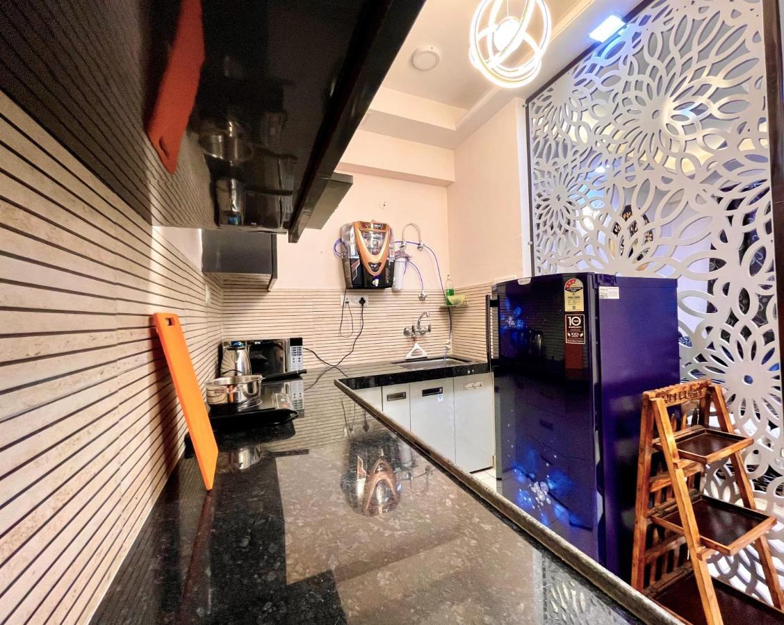 Airport Bliss Apartment+Balcony & Netflix + Prime Jaipur Exteriör bild
