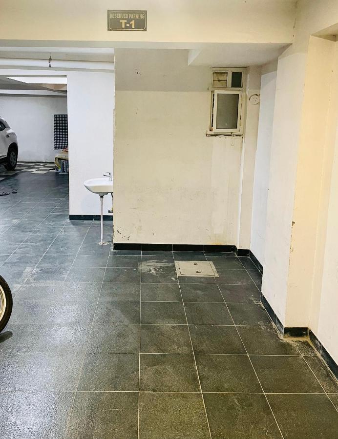 Airport Bliss Apartment+Balcony & Netflix + Prime Jaipur Exteriör bild
